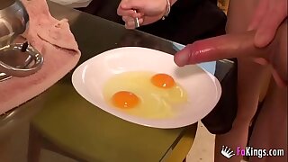 Ainara loves attrition cum omelettes for lunch