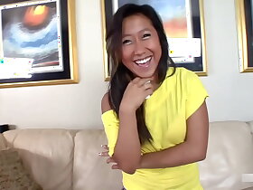 他的第一个亚洲翘臀