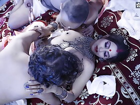 新婚之夜，丈夫与朋友分享他可爱的新婚妻子——三人性交