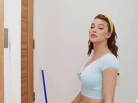 性感大胸女士享受两个华丽人妖女孩的快感