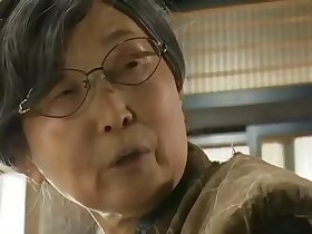 两人甚至还在里面欺骗了婆婆。